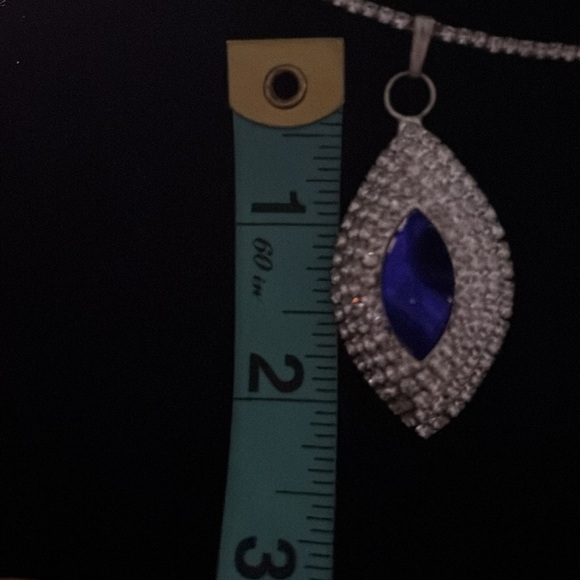 Elegant Silver and Blue Necklace Set - Picture 8 of 14